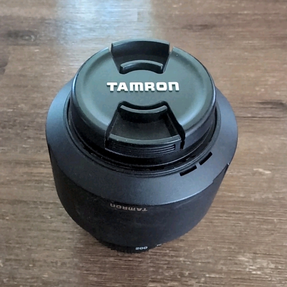 Tamron Di AF 55-200MM 1:4-5.6 macro For Nikon dSLR with 52mm Marumi UV filter